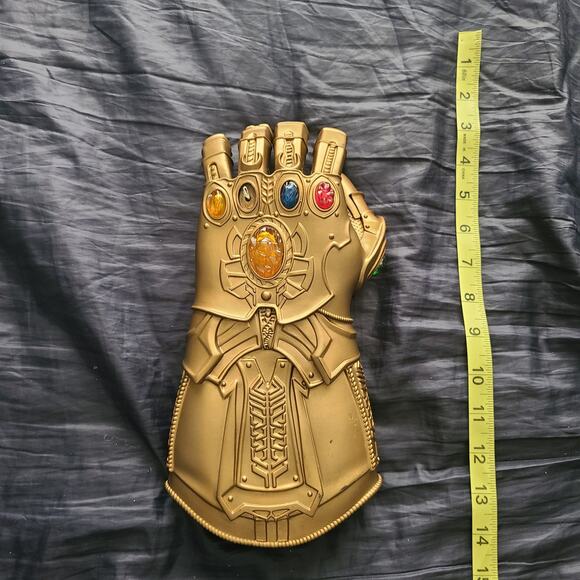 Thanos Infinity Gauntlet With LED Lights Electrical Marvel MCU Avengers damage - Picture 1 of 3